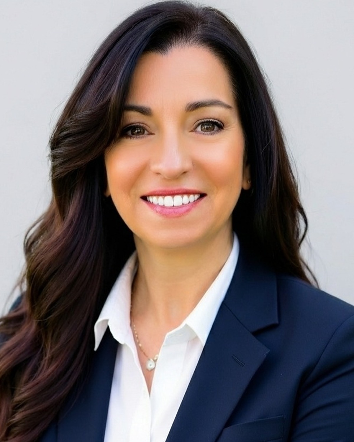 Lorena Diana, Real Estate Associate
